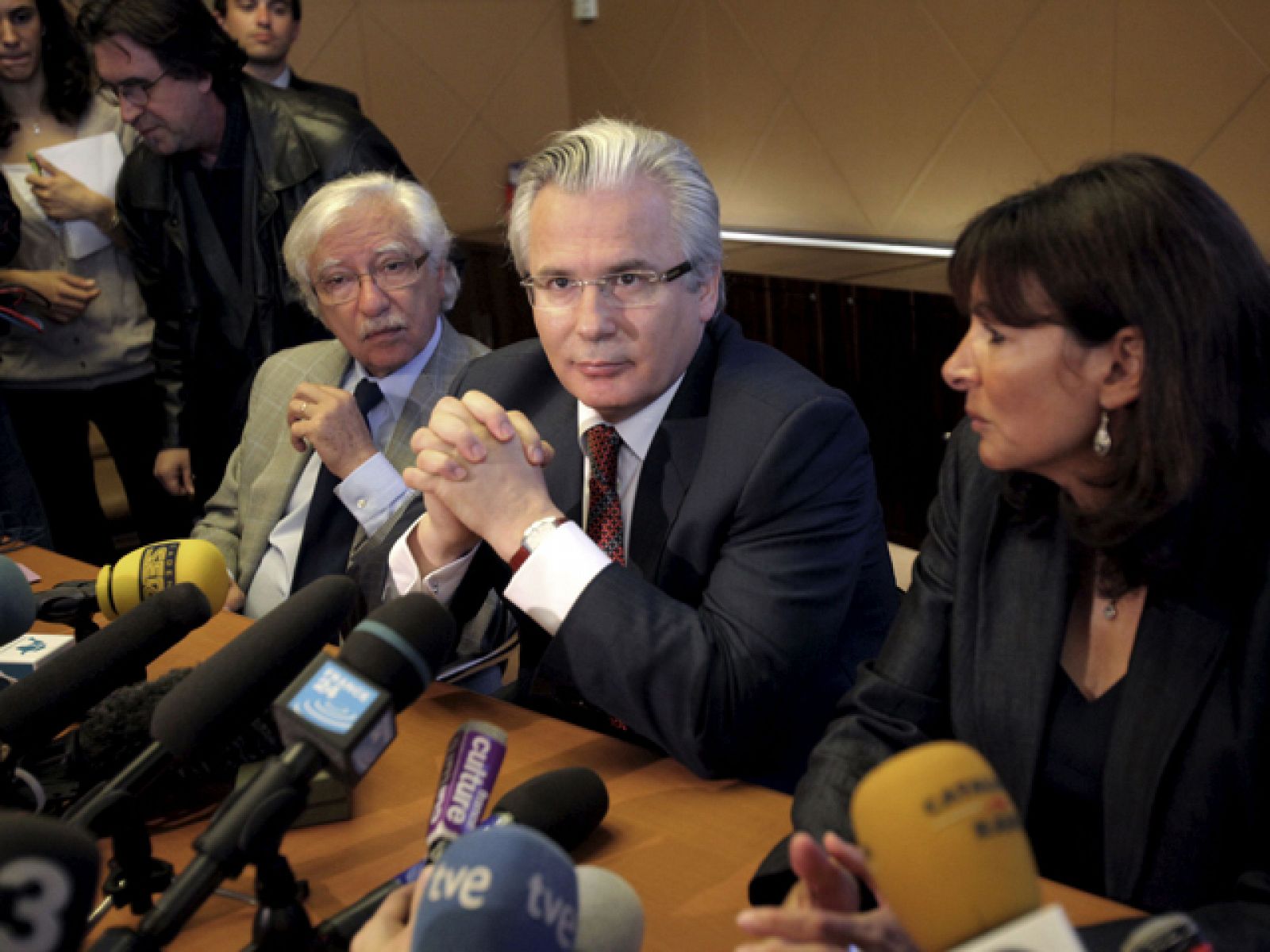 Garzón no se siente especialmente perseguido | Ver