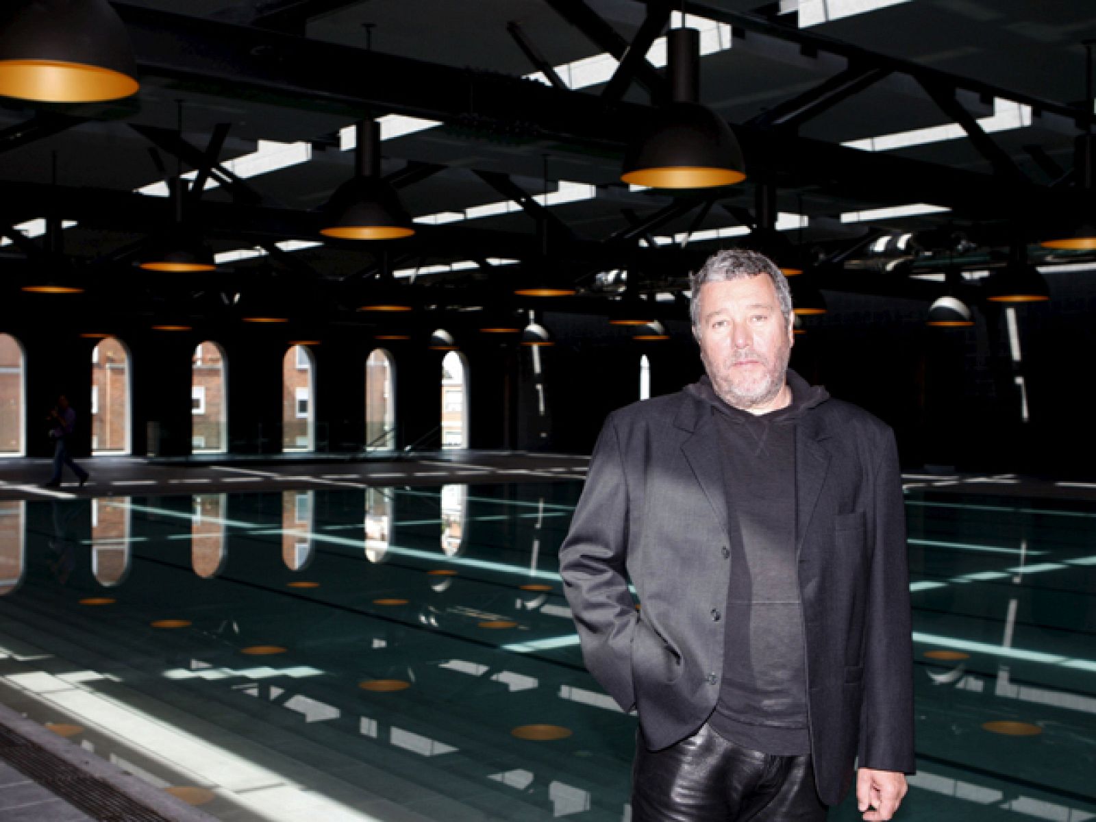 Hoy se inaugura la Alhóndiga de Bilbao, que aspira a ser, junto al Guggenheim, el espacio cultural más importante de la ciudad | Ver