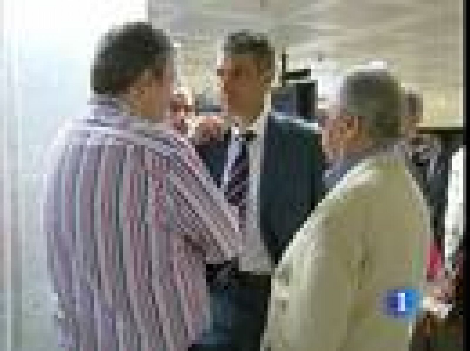 Dadas las bajas de Luis Fabiano y Negredo en la delantera sevillista, el conjunto hispalense jugará con Kanouté en punta en la final de la Copa del Rey.