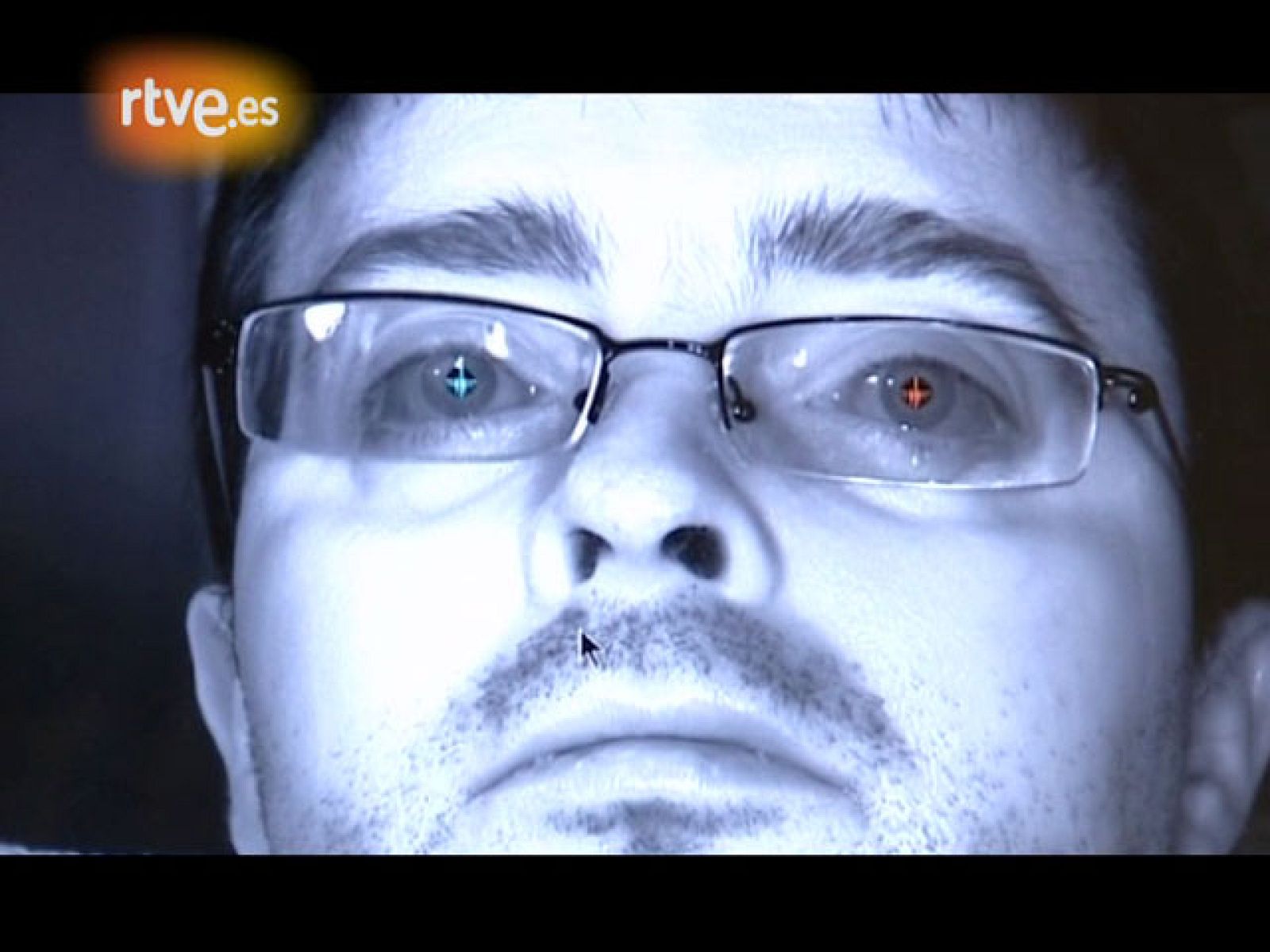 Su movilidad en las manos ya no es la misma y toca aprender y practicar con otros sistemas para comunicarse con los demás.