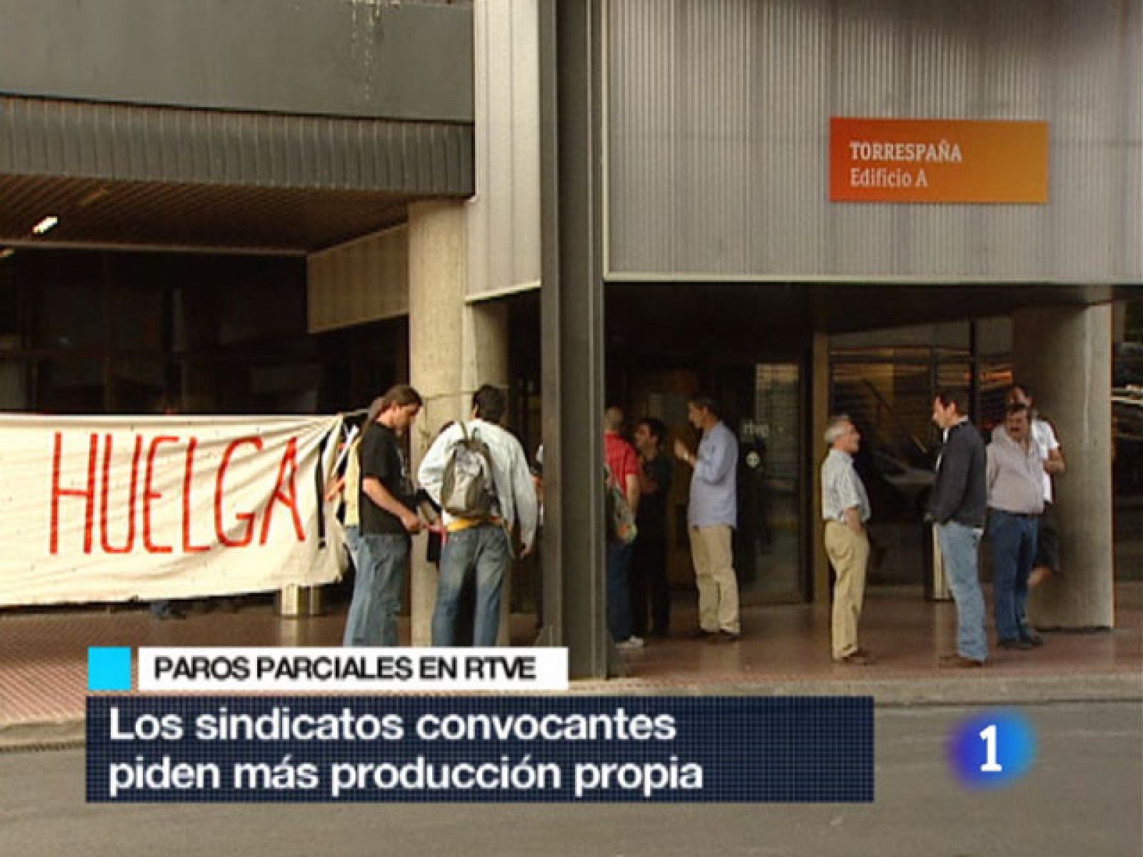 Paros en RTVE para pedir más producción propia y la plena ocupación de la plantilla | Ver