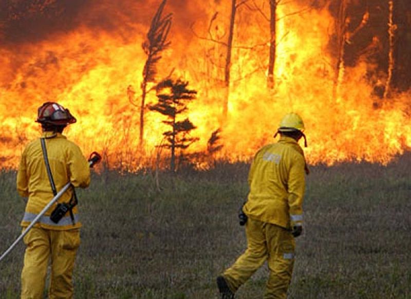  El fuego atemoriza a la población de Florida