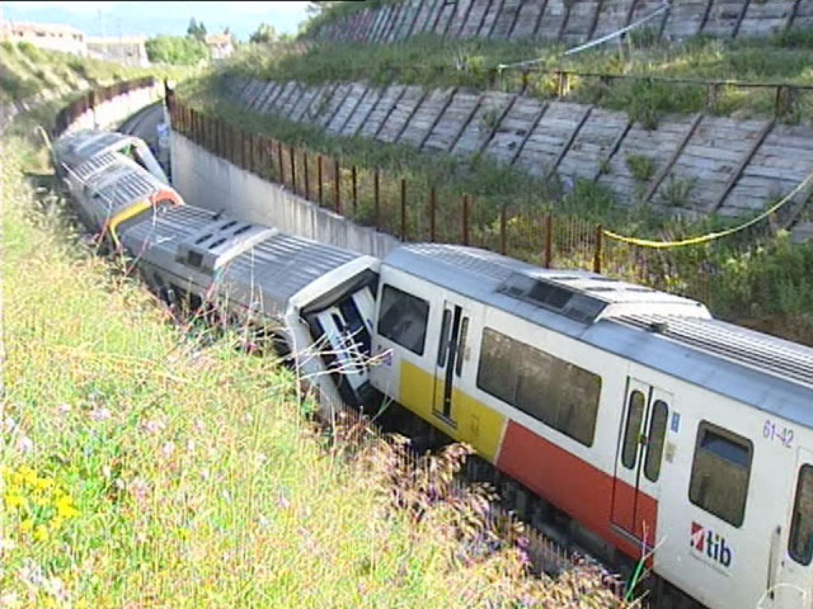 Más de 30 personas han resultado heridas, dos de ellas graves, al descarrilar un tren en Mallorca | Ver