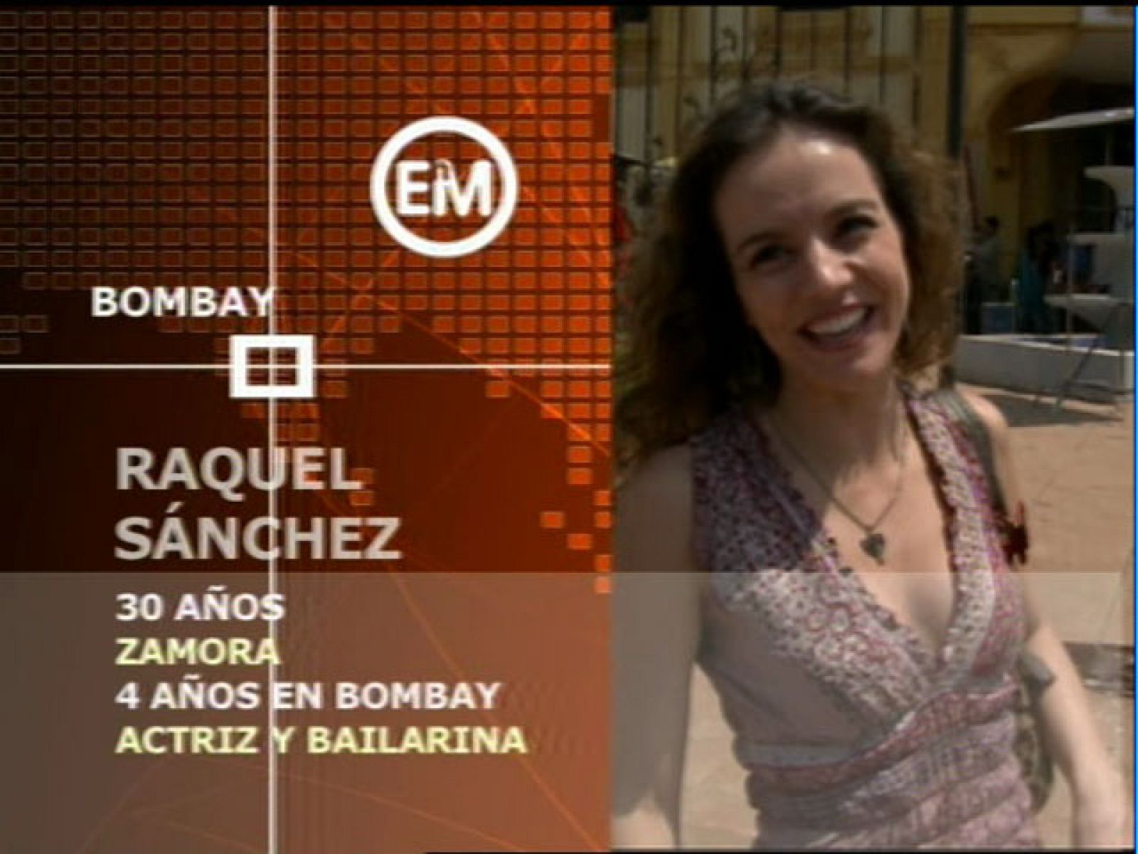 De Zamora a Bollywood. Ese fue el viaje que hizo Raquel hace 4 años para poder cumplir su sueño: ser actriz de cine. De su mano nos adentramos en el apasionante mundo de Bollywood, la mayor industria cinematográfica del mundo. La suya es una vida de película. (18/05/10). 
