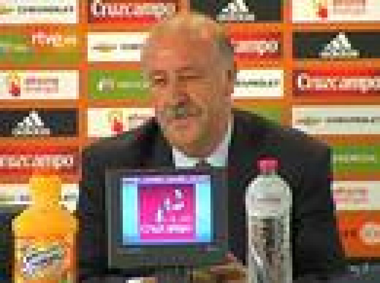 Vicente del Bosque ofrece la lista de jugadores seleccionados para disputar el Mundial 2010 de fútbol de Sudáfrica (19/05/2010).  