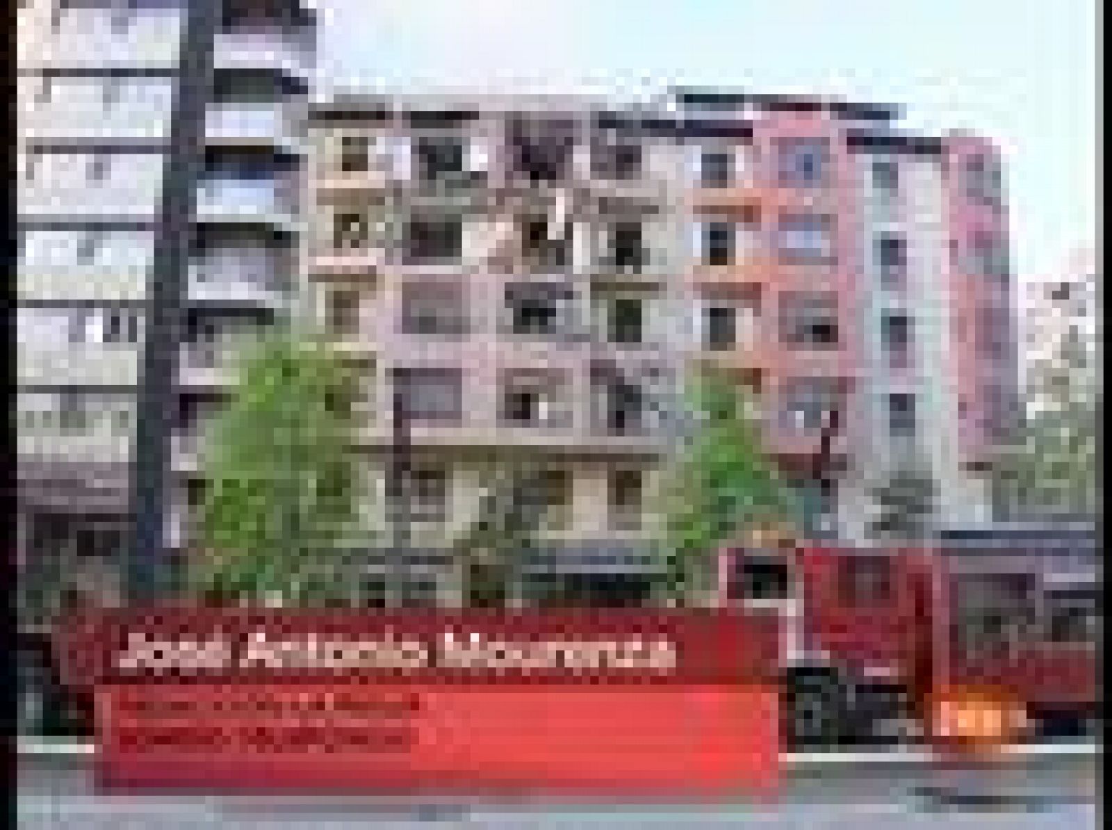 Cuatro muertos en el derrumbe de un edificio | Ver