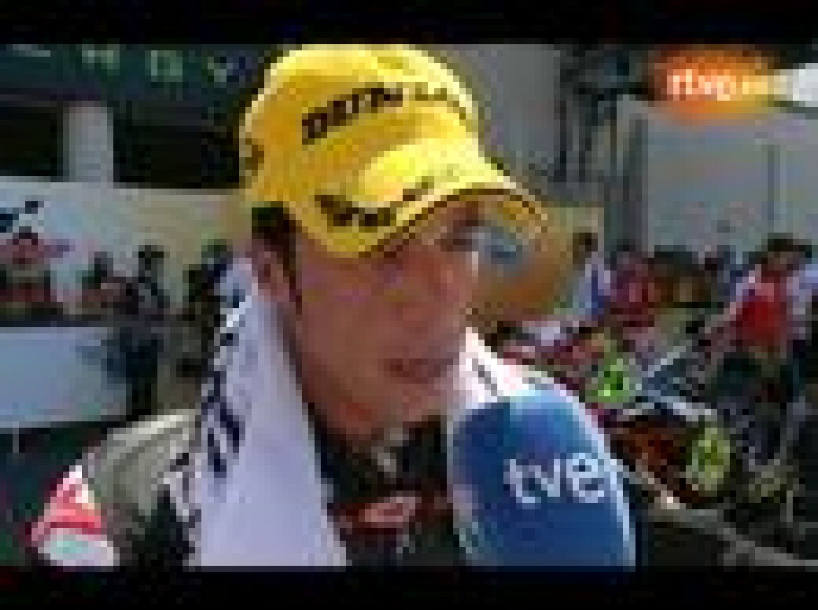 El piloto español de Moto2 Toni Elías se muestra satisfecho con su victoria en Le Mans. 