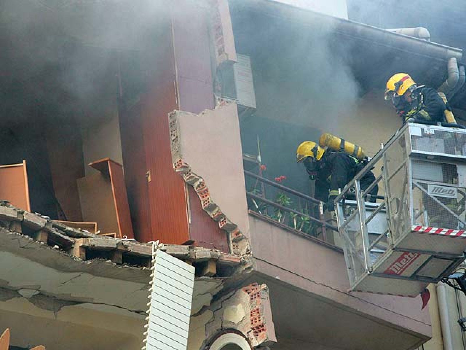 El edificio de Logroño donde fallecieron cuatro miembros tiene totalmente dañada su estructura | Ver