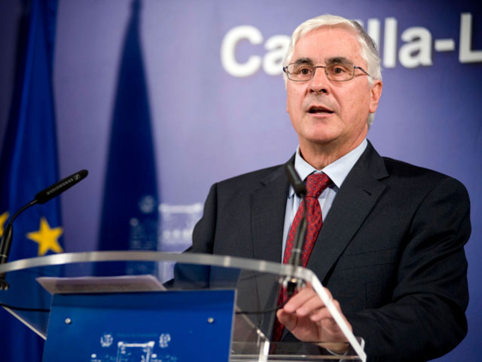 El presidente de Castilla La Mancha suprime tres de las diez consejerías de su gobierno | Ver