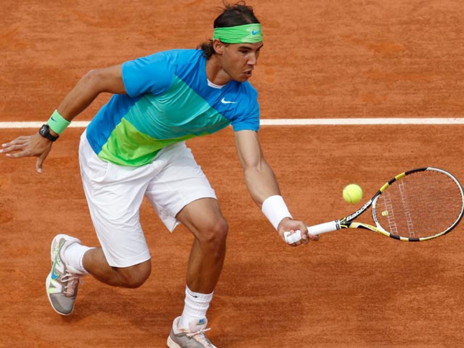 Nadal pasa a segunda ronda del Roland Garros tras imponerse con claridad al francés Giani Mina por un triple 6-2. 