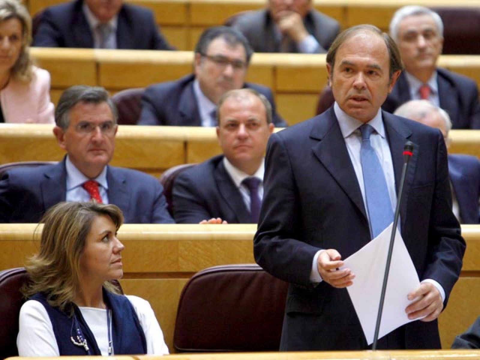 Bronca en el Senado entre el presidente del Gobierno y el portavoz del PP