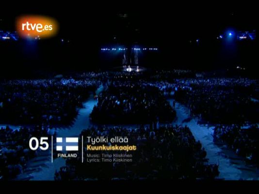 Actuación de Finlandia, Kuunkuiskaajat, \"Työlki Ellää\" en la primera semifinal