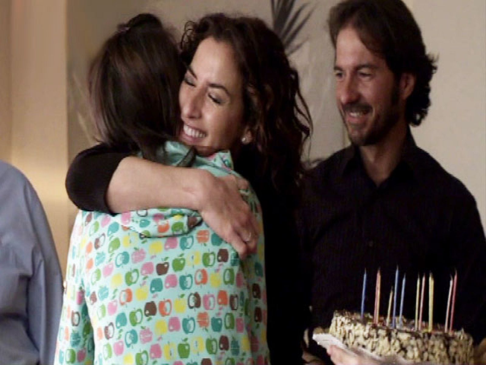 Cris recibe una sorpresa muy especial... (Cap. 23)