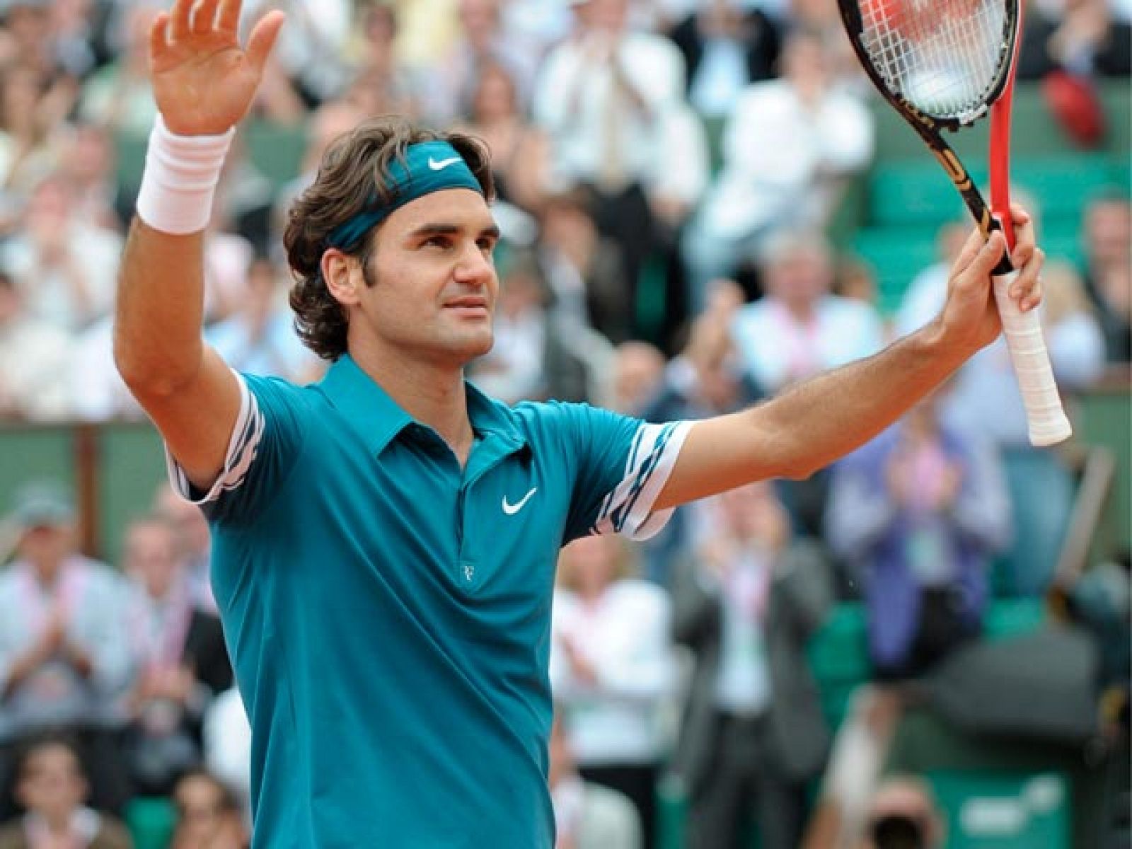 Roger Federer avanza a tercera ronda del torneo Roland Garros tras vencer al colombiano Alejandro Falla por 7-6, 6-2 y 6-4. 