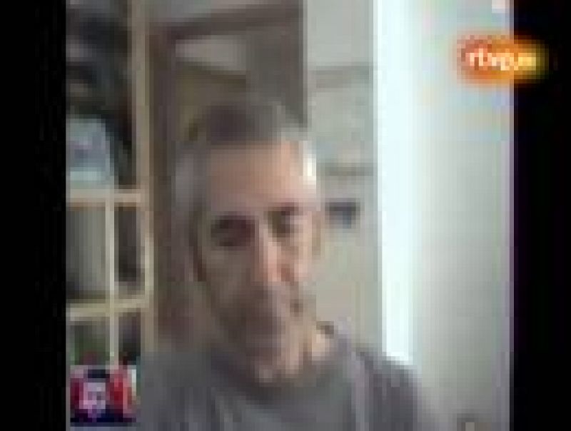 El periodista de TVE Marc Martín entrevista mediante vídeoconferencia a Chicho Lorenzo, padre de Jorge Lorenzo.