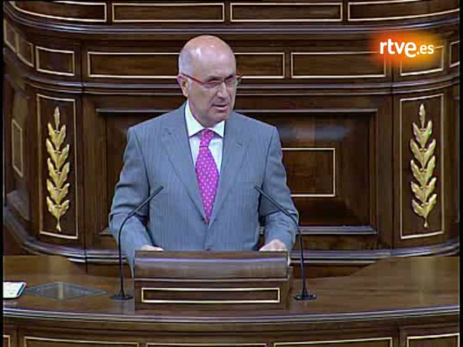 CiU se abstiene por "responsabilidad" pero pide elecciones en otoño | Ver