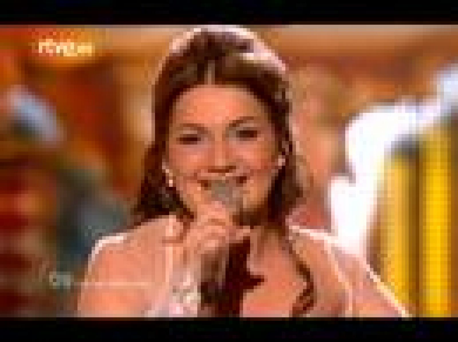   Sieneke y su canción "Ik Ben Verliefd (Sha-la-lie)" no han podido clasificarse para la final de Eurovisión, aunque han puesto una nota de color en su actuación en la segunda semifinal. 