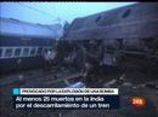  - Dos trenes chocan en la India