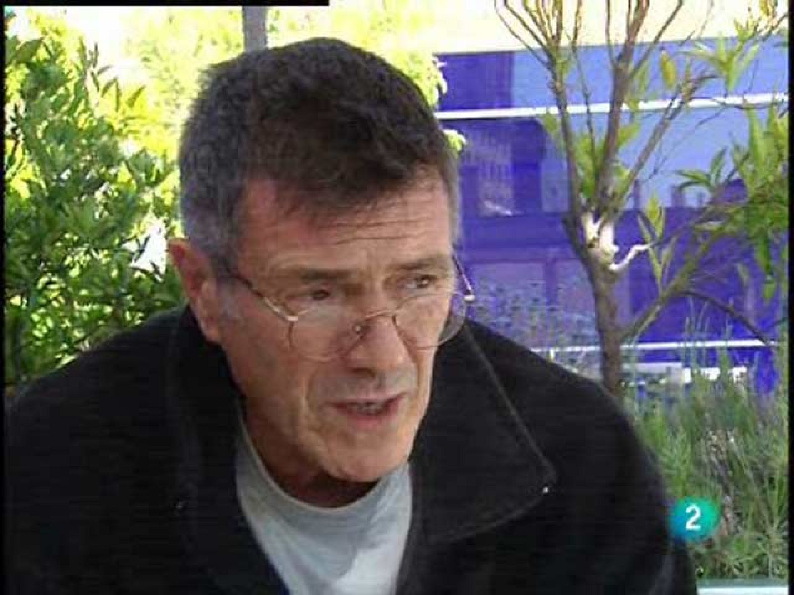 Guillermo Saccomanno presenta 'El oficinista', Premio Biblioteca Breve 2010 | Ver