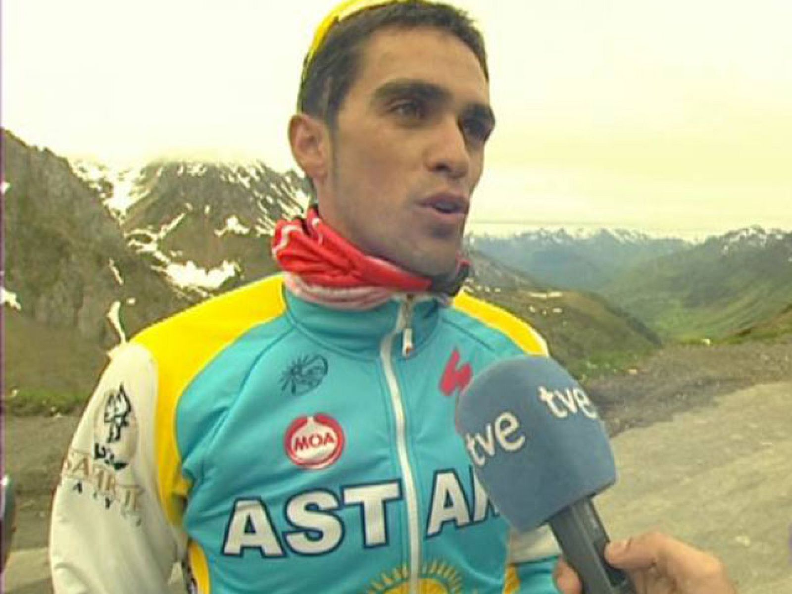 Alberto Contador, máximo favorito para hacerse con el próximo Tour de Francia, ya está entrenando la subida al mítico Tourmalet. Éste año, la ronda gala tendrá dos jorndas en los Pirineos para celebrar el paso centenario del Tour por la forntera entre Francia y España.