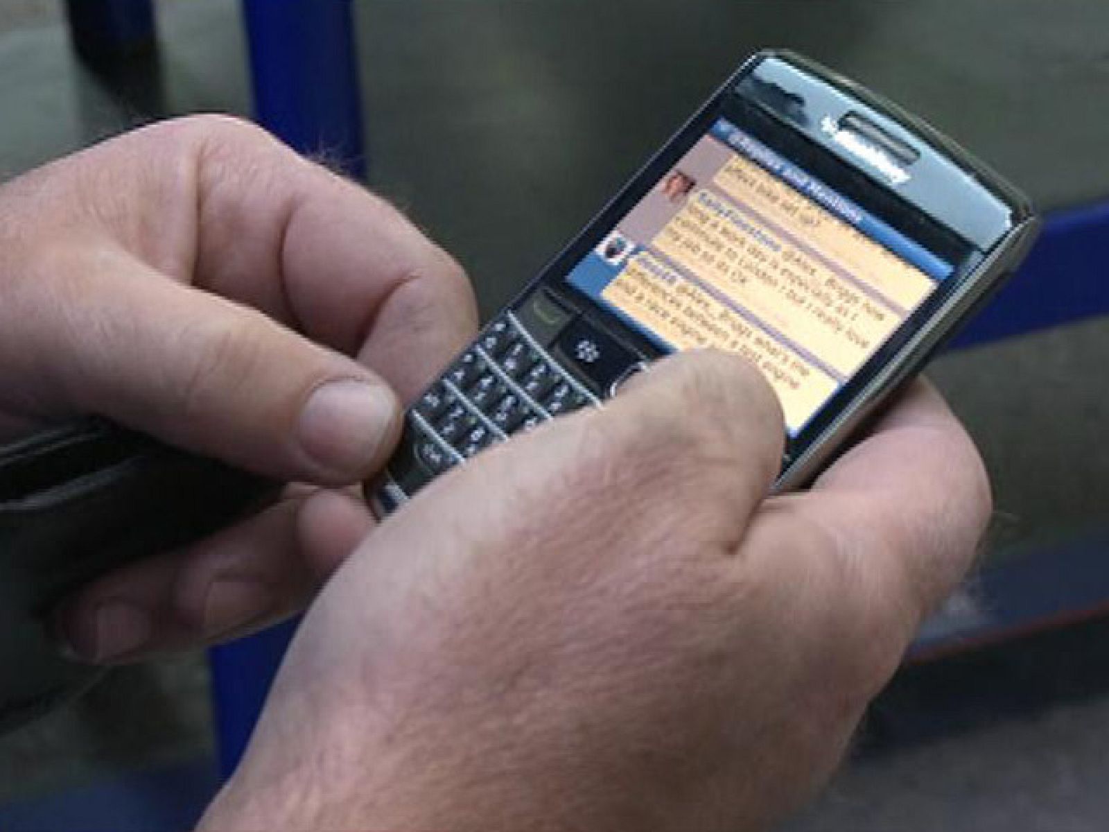 Se llama Alex Briggs y es mecánico de Valentino Rossi. Briggs ya tiene más de 2500 seguidores en una red social.