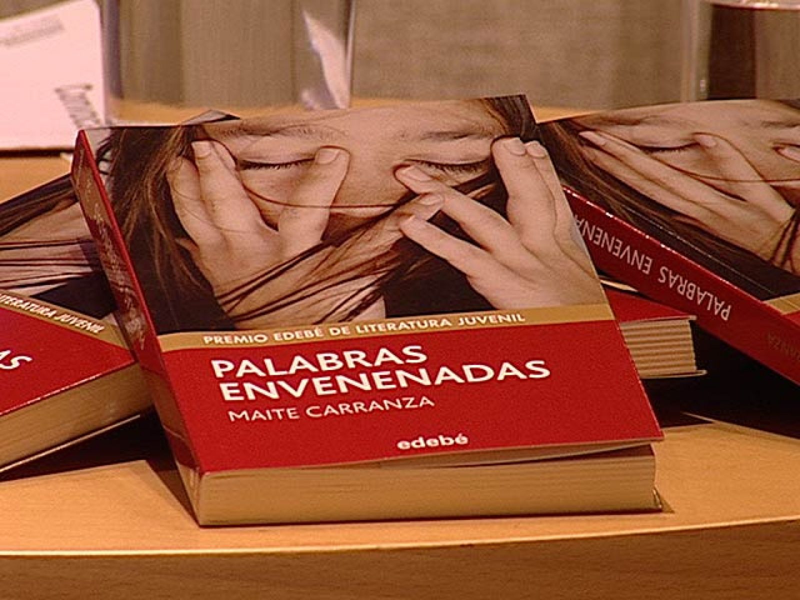 Maite Carranza nos habla de su nueva novela, "Palabras envenenadas" | Ver