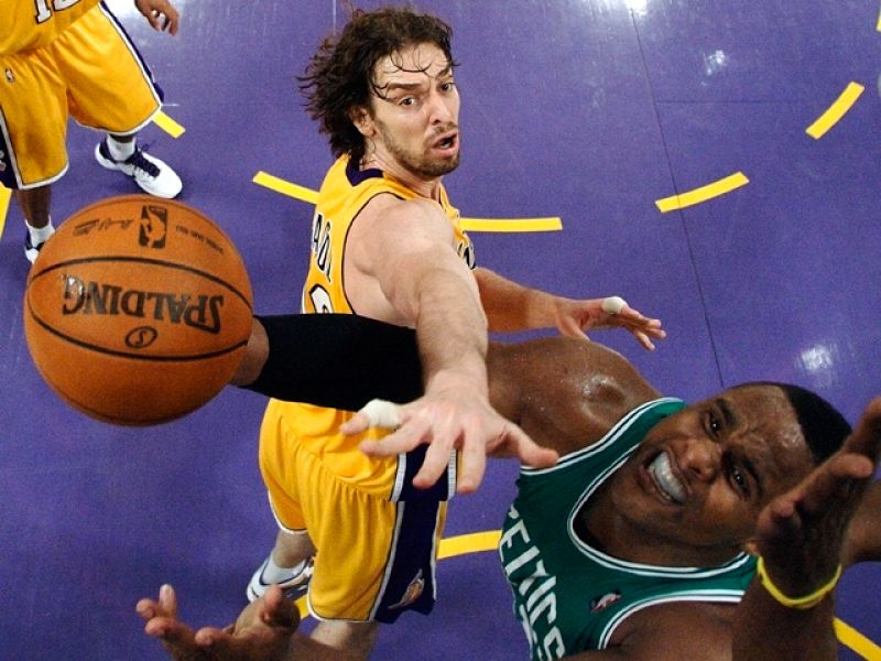 Los Angeles Lakers y Boston Celtics vivirán a partir de este viernes, a las tres de la madrugada hora española, el duodécimo capítulo de su eterna lucha por el cetro de la NBA.