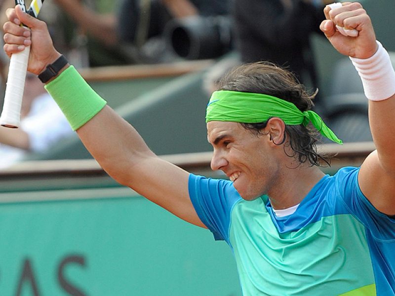 Rafa Nadal cumple 24 años mientras se prepara para las semifinales del Roland Garros. 