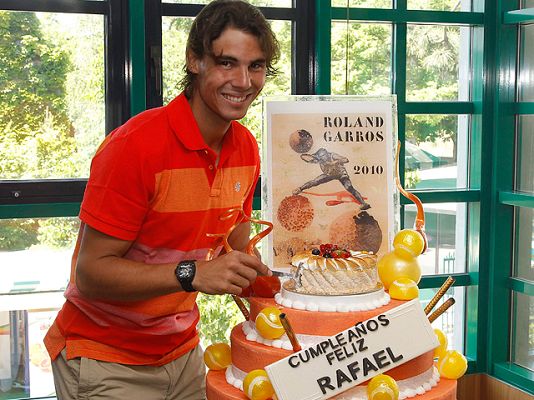  - Rafa Nadal se come la tarta