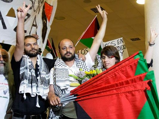  - Llegan a España los tres activistas