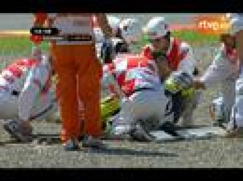 Valentino Rossi ha sufrido durante los segundos entrenamientos libres de Mugello la caída más grave de su carrera deportiva. El nueve veces campeón sufre una rotura de tibia y peroné en la pierna derecha.