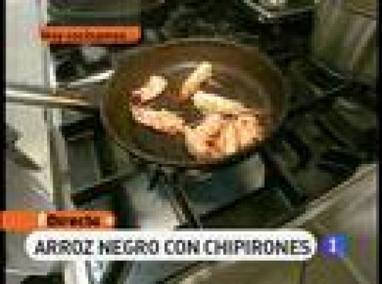 Arroz negro con chipirones