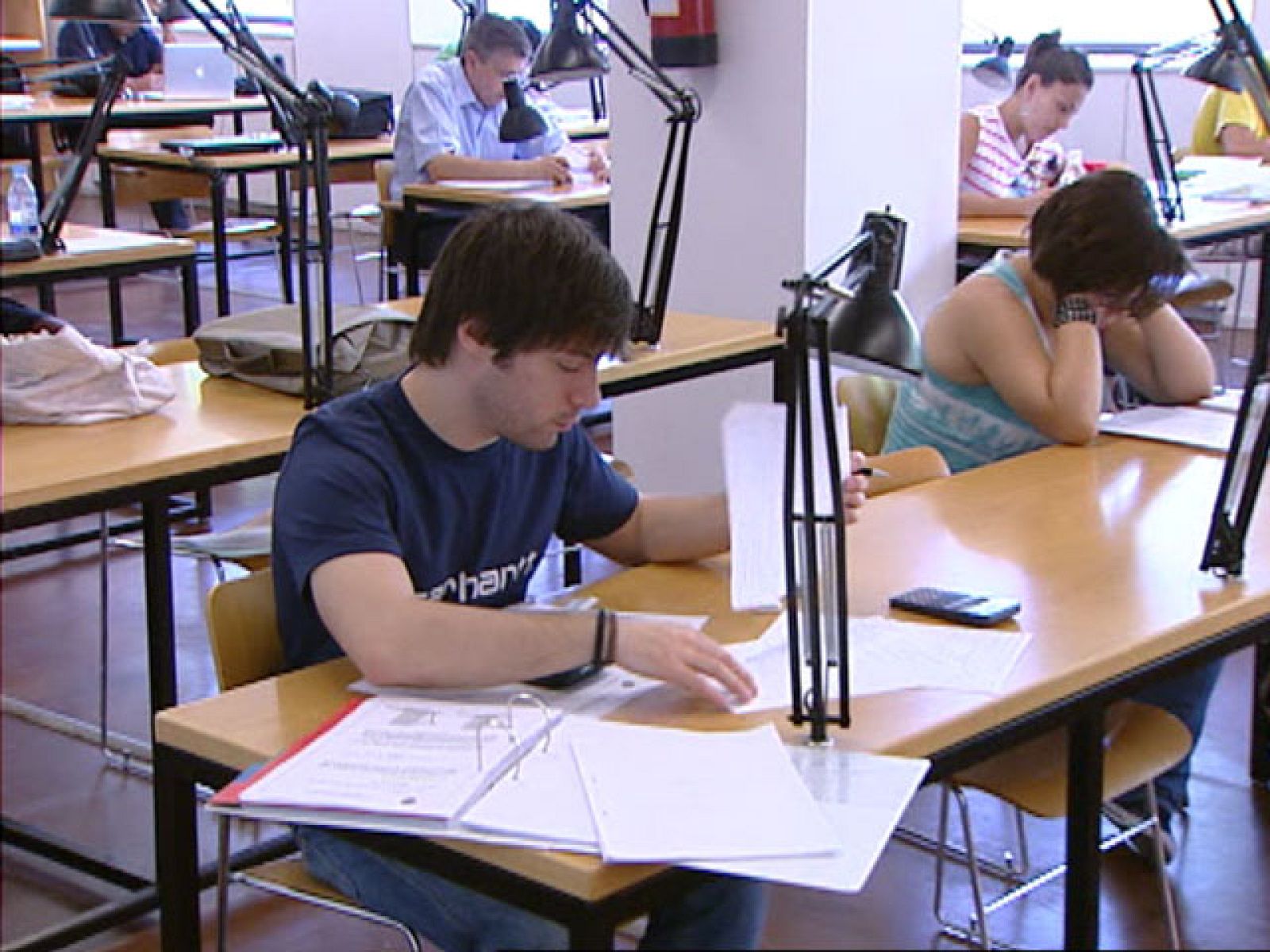 Guarderías, colegios, institutos y universidades públicos se han visto afectados también por la huelga | Ver