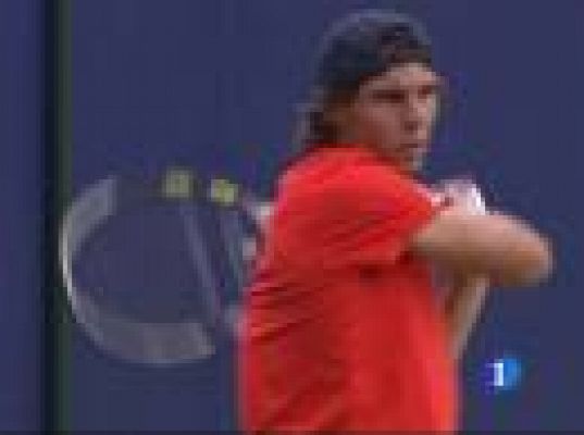 Nadal ejerce de nº1 en Queen's