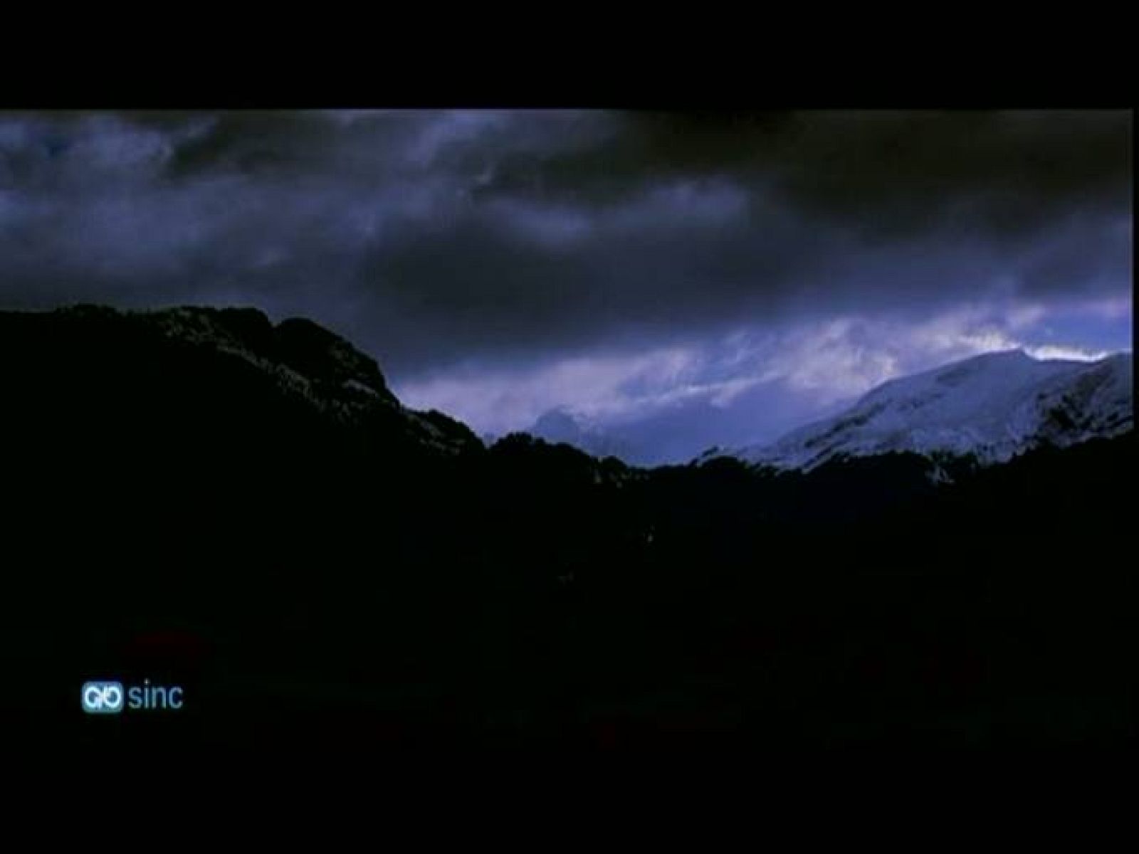 Un equipo de investigadores españoles ha grabado por primera vez en Europa a alta velocidad a los duendes y elfos de las tormentas, unos fenómenos eléctricos fugaces y luminosos que se producen en las capas altas de la atmósfera. El análisis de las