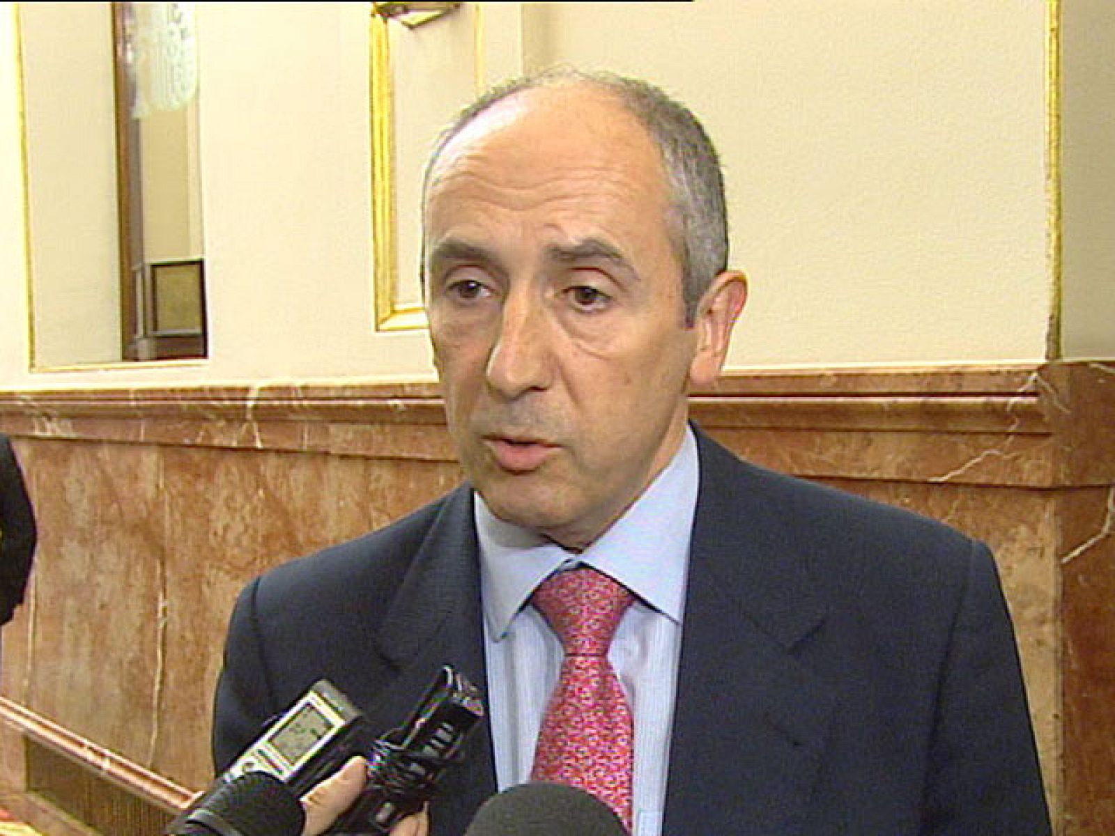 Fracasado el acuerdo con sindicatos y patronal, ahora viene la negociación con los distintos grupos parlamentarios | Ver