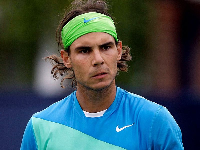 Rafa Nadal ha alcanzado los cuartos de final del torneo de Queens al deshacerse del uzbeko Istomin, que le puso las cosas difíciles.