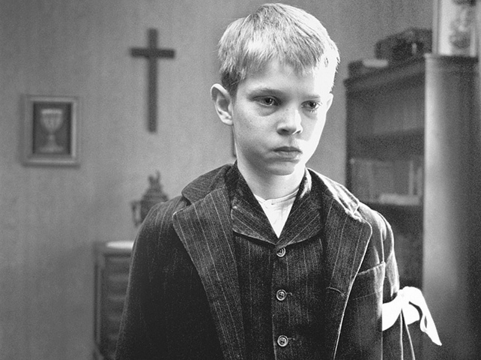 Días de cine - DVD: Se estrenan en DVD la última versión de 'Sherlock Holmes' y 'La cinta blanca' | Ver