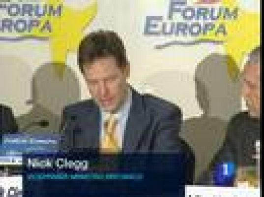 Rajoy habla de Economía con Clegg