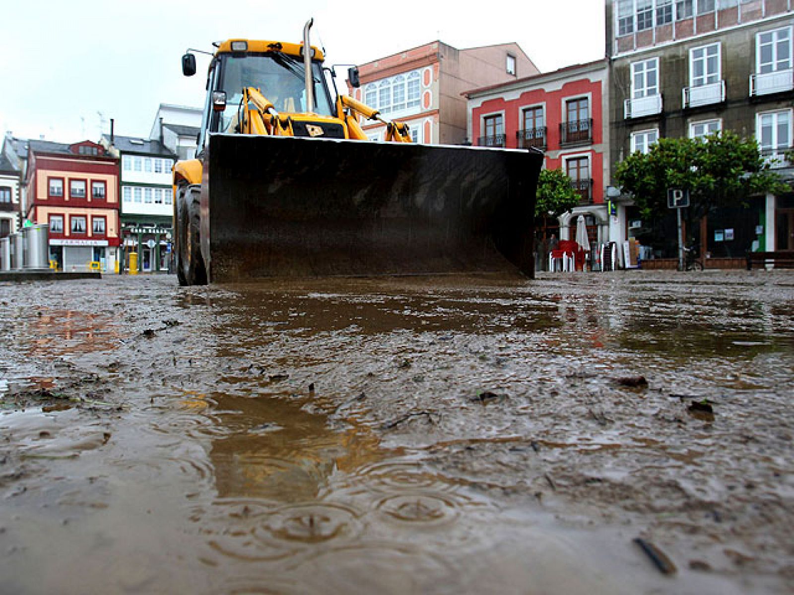 Seis provincias en alerta por lluvias