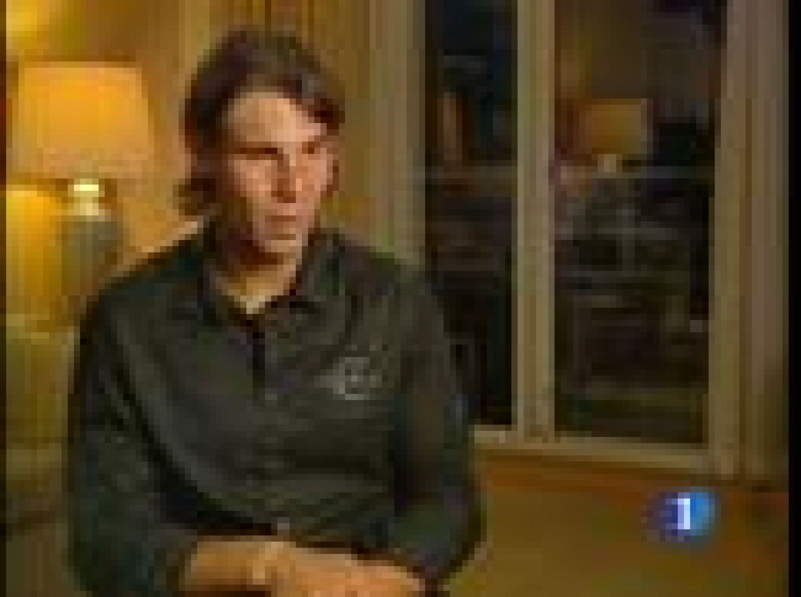 Informe Semanal analiza el regreso al número uno de la ATP de Rafael Nadal. Casi un año después de perderlo, el mallorquín lo ha recuperado al imponerse en Roland Garros. (12/6/2010)