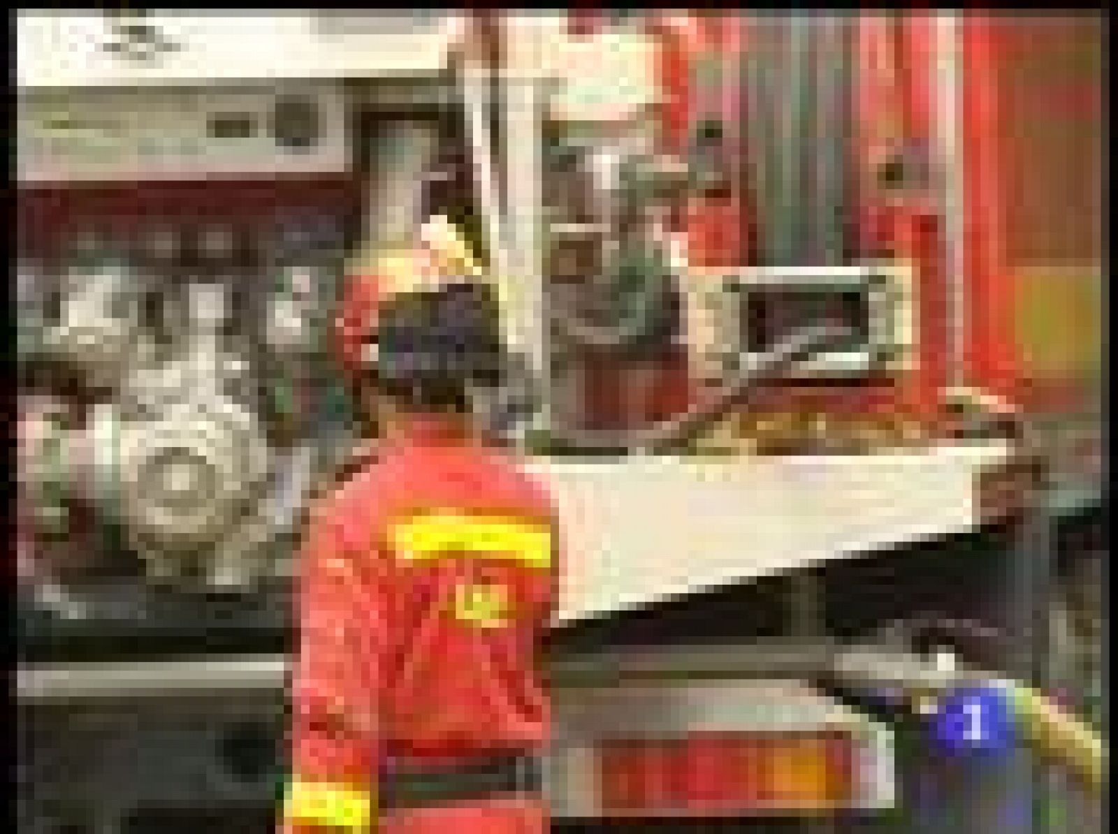 Mientras se bombea el agua, se busca la solución definitiva a la inundación de la N-634 | Ver