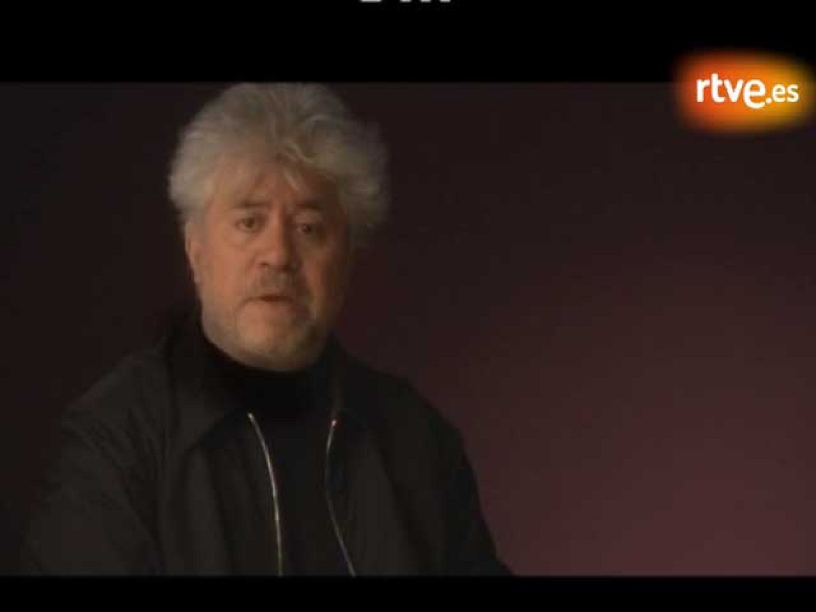 Pedro Almodóvar y los actores Maribel Verdú, Hugo Silva, María Galiana, Juan Diego Botto, José Manuel Seda, Pilar Bardem, Carmen Machi, Juan Diego, Paco León, Aitana Sánchez-Gijón y Javier Bardem, los literatos Almudena Grandes y Juan José Millás y el cantante Miguel Ríos participan en el vídeo "Contra la impunidad" del franquismo. El vídeo, con el subtítulo "Por la dignidad de las víctimas del franquismo", tiene como objetivo "sensibilizar a la opinión pública" y "hacer visibles a las 113.000 familias" que perdieron a familiares en la guerra y la postguerra.