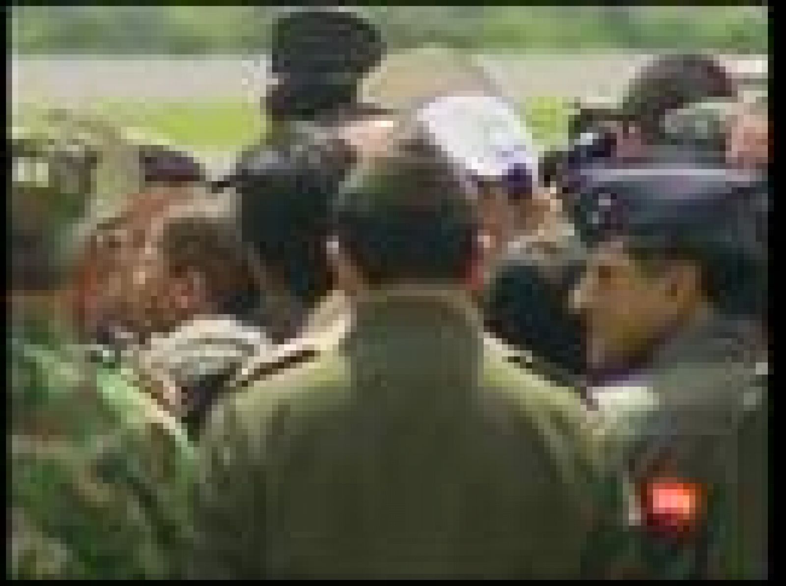 Los rehenes liberados por las FARC llegan al aeropuerto de Bogotá | Ver