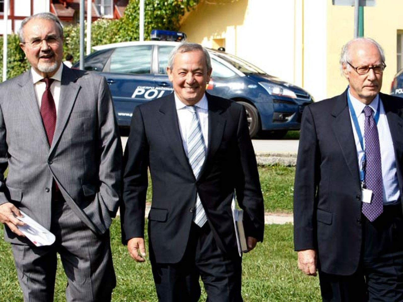 Tres ex ministros de Economía del PSOE hablan sobre la crisis en Santander | Ver