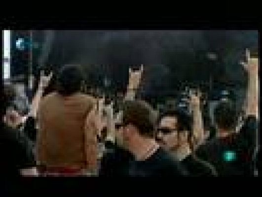  - Rock in Rio Madrid 2010: Así saludan los 'heavys'