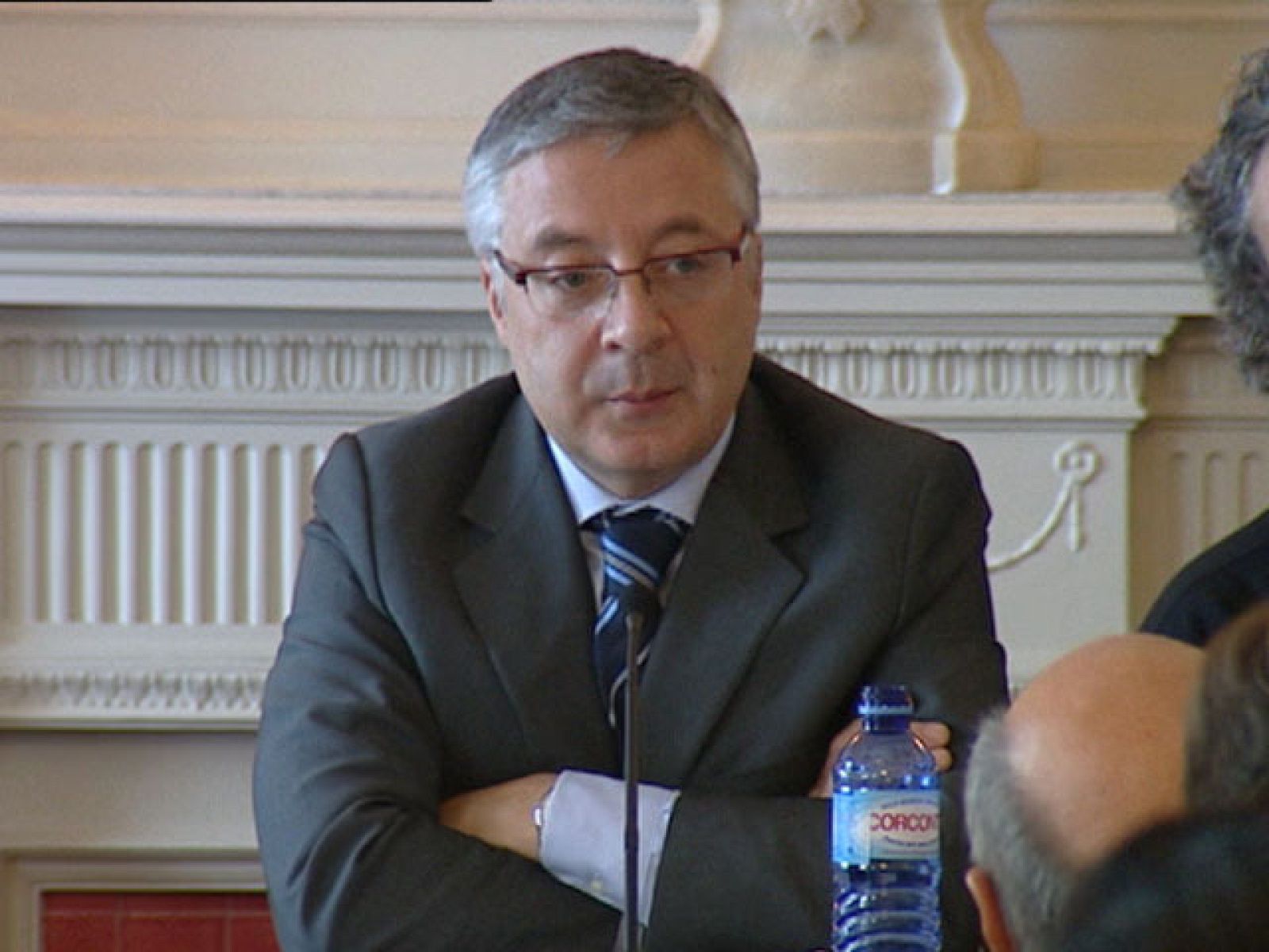 El ministro de Fomento ha pedido a los sindicatos una respuesta proporcional al contenido de la reforma laboral | Ver