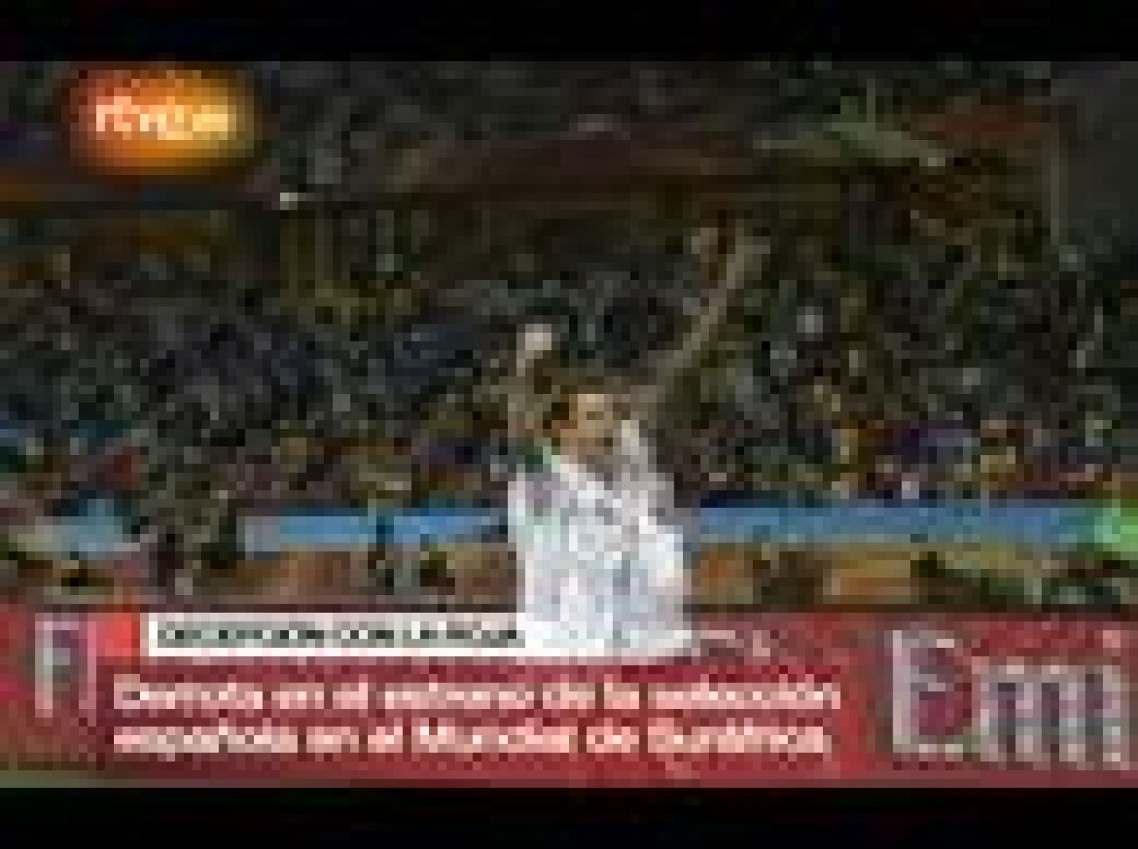 Tristeza y desolación entre los jugadores españoles tras perder el primer partido de España en el Mundial de Sudáfrica.