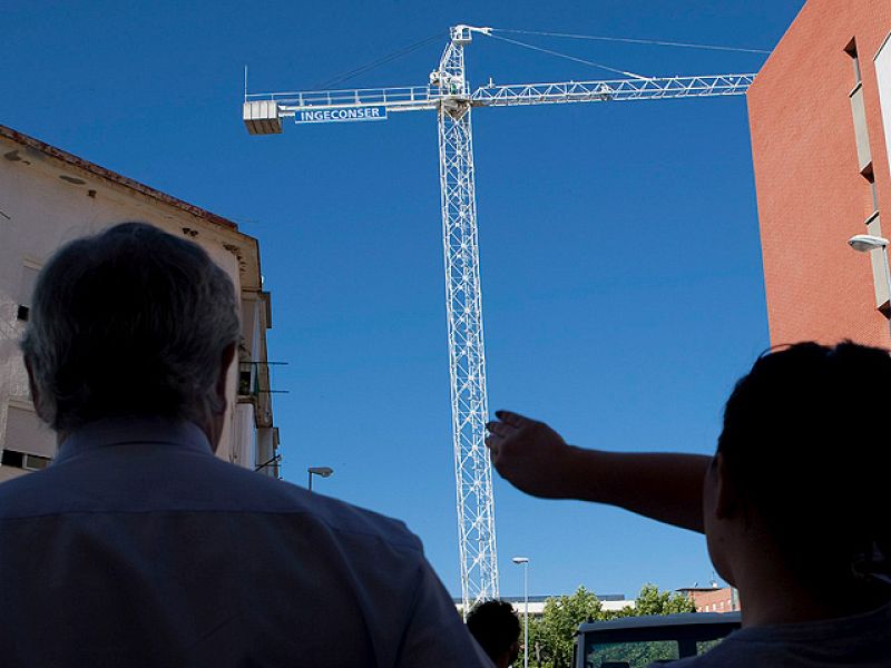 Desalojados por riesgo de derrumbe en Sevilla