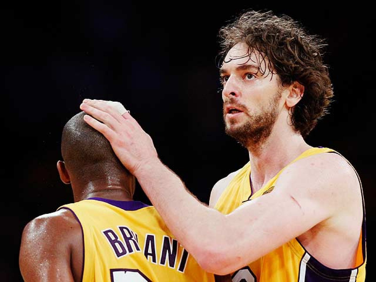 Un radiante Pau Gasol, minutos después de revalidar el título de campeón de la NBA con Los Ángeles Lakers, manifestaba que la victoria ha sido la culminación a "una temporada exitosa".